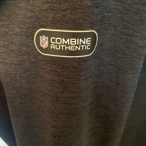 Pittsburgh Steeler Under Armour hoodie - Picture 3 of 9